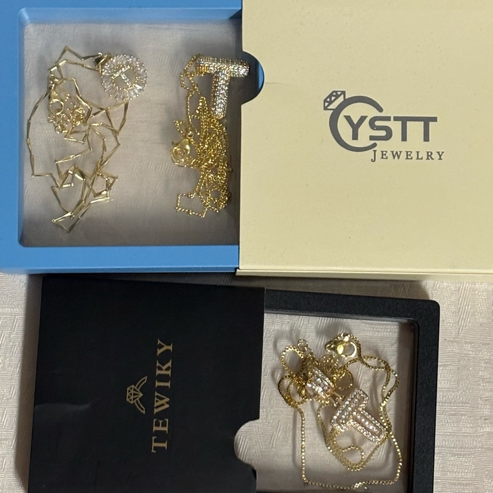 Set of 3 - initial T bling gold tone necklaces , brand new in cases - Picture 6 of 7